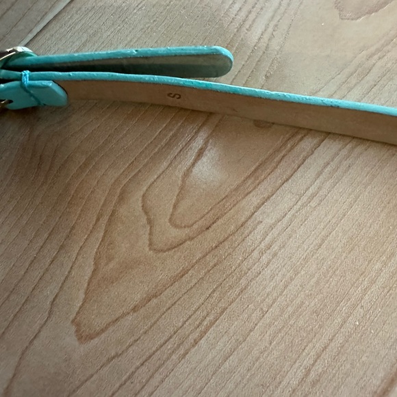 ❌FINAL SALE❌ J. Crew light blue green turquoise leather belt w gold buckle small - Picture 4 of 5